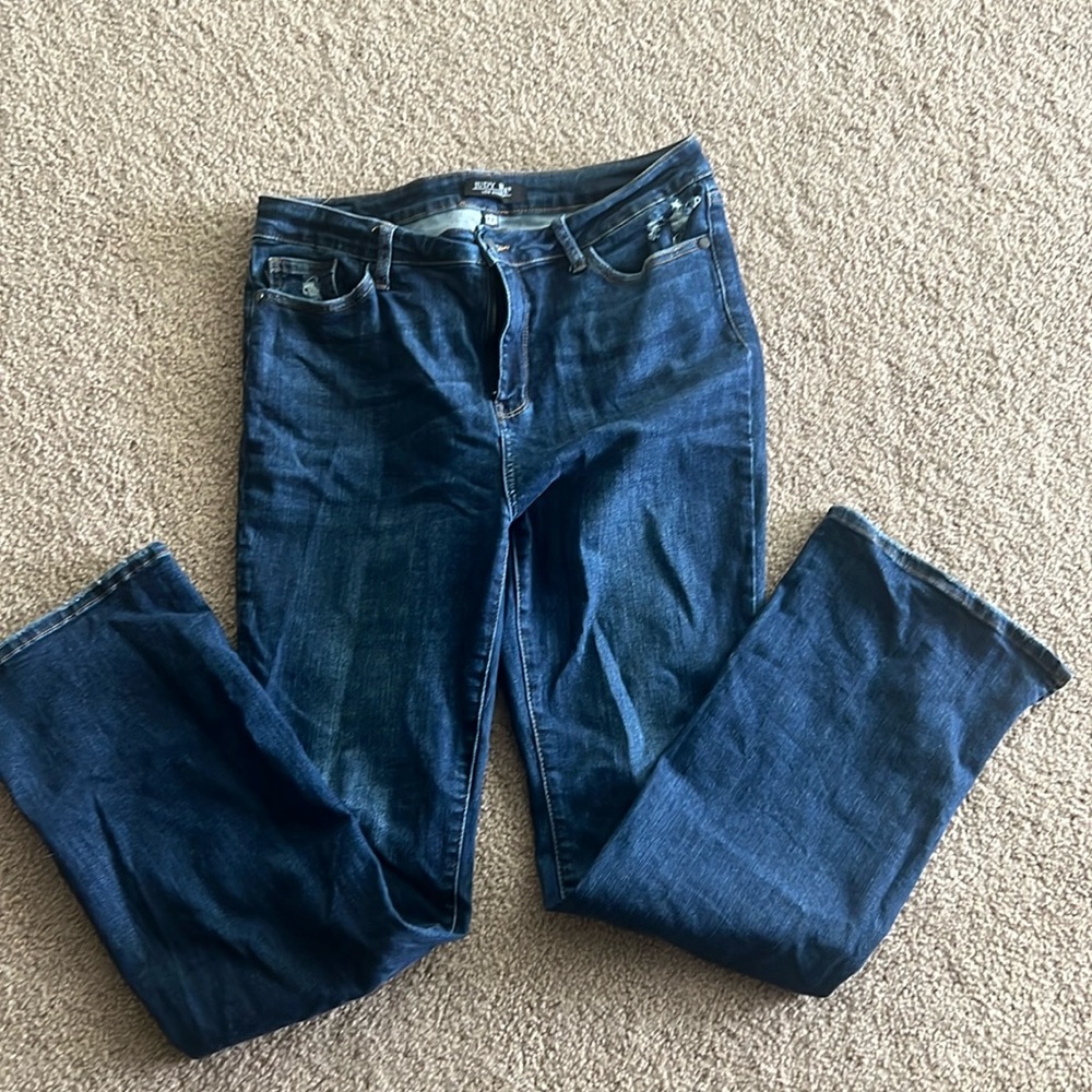 Judy Blue size 13/31 women’s dark wash jeans.